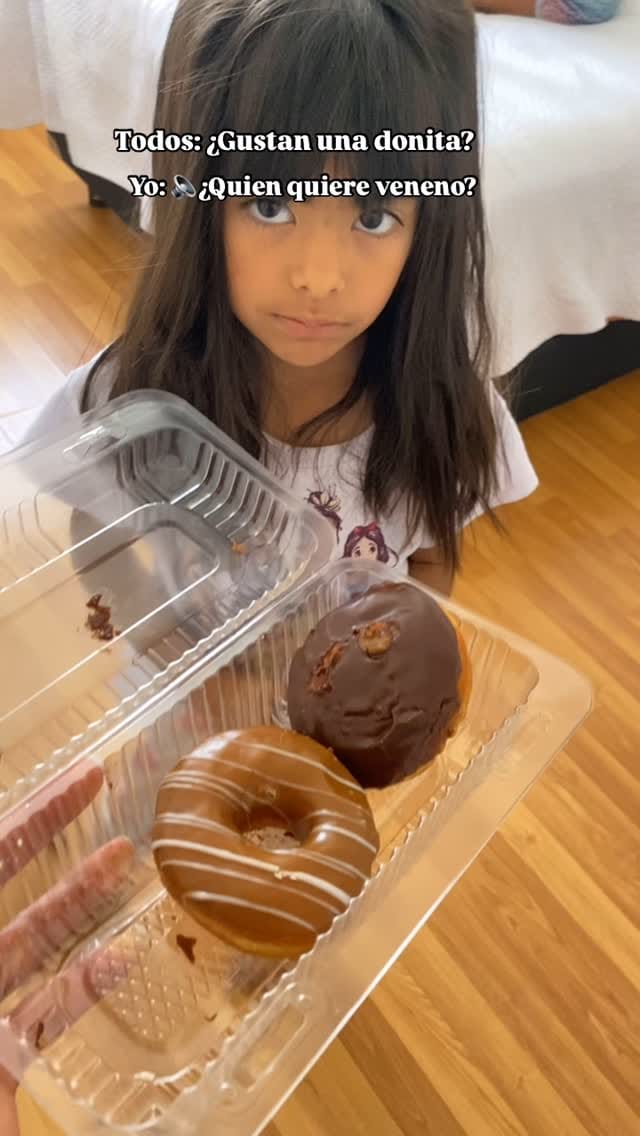 Post 9 by Claudia Anguiano on Instagram (video)
