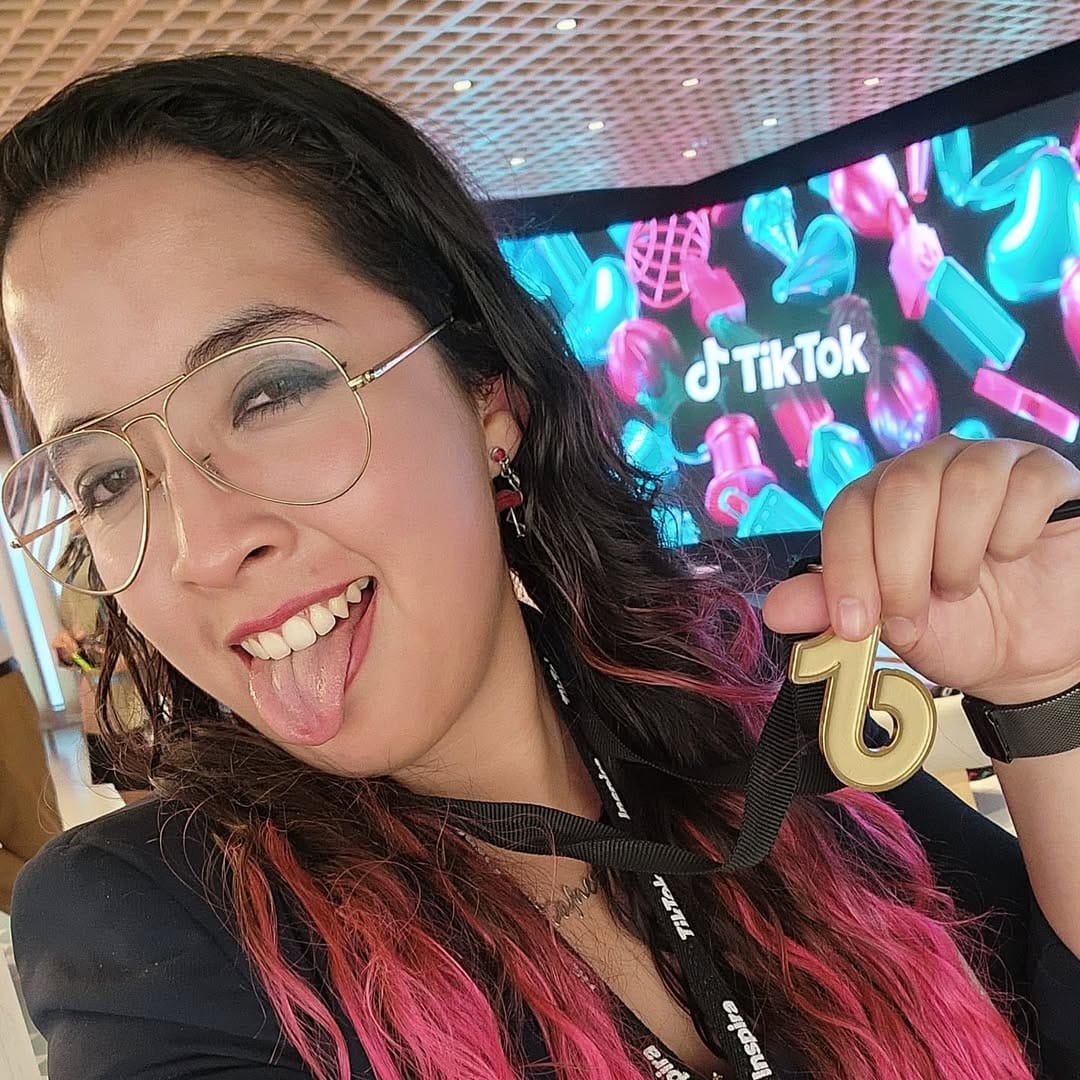 Post 8 by Dafne Cuevas on Instagram (carousel)
