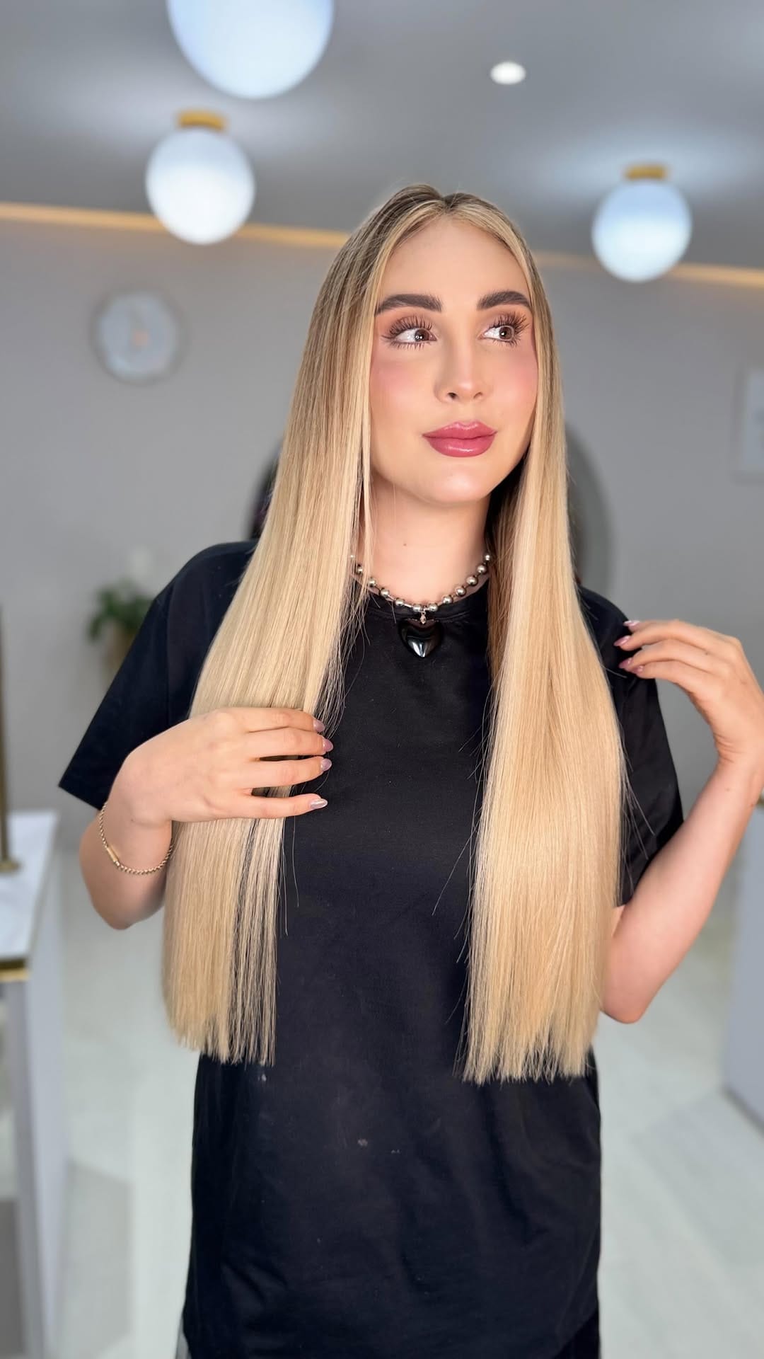 Post 8 by Extensiones de cabello natural on Instagram (video)