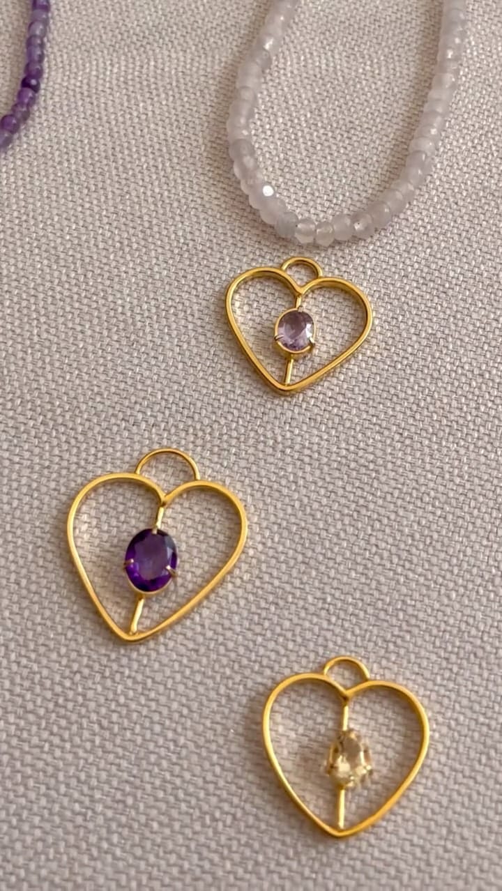 Post 8 by Teomary  Rivero  |  Jewelry 🤍 on Instagram (video)