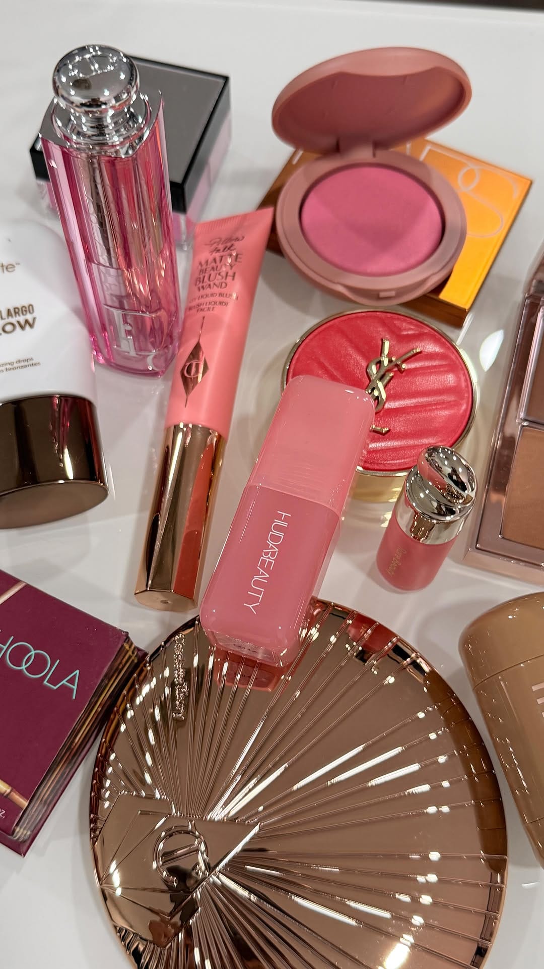 Post 3 by Val cosmetics on Instagram (video)