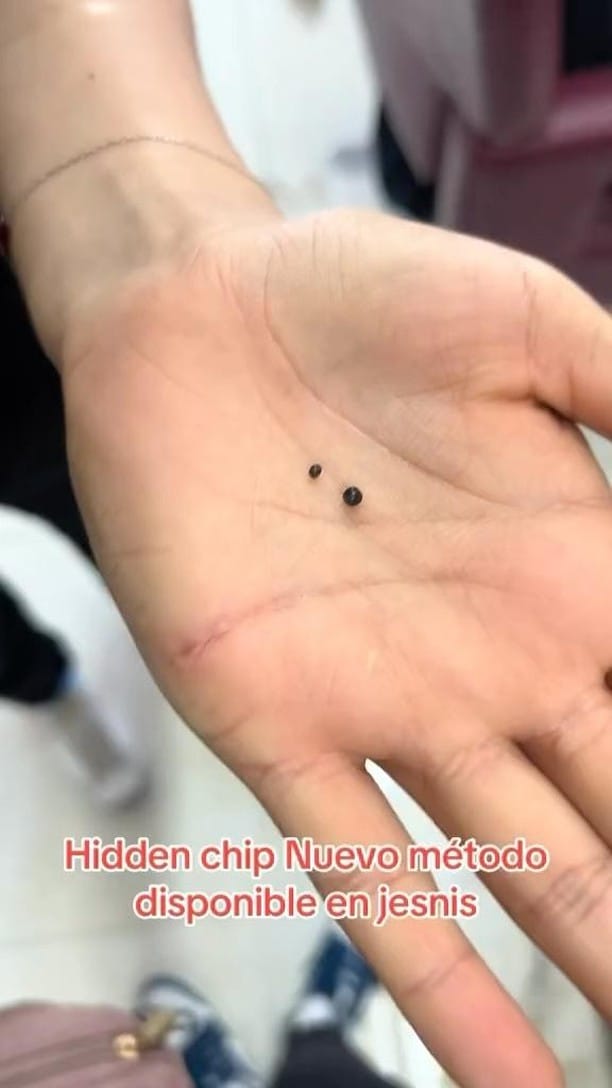 Post 9 by Jesnis Extensiones on Instagram (video)