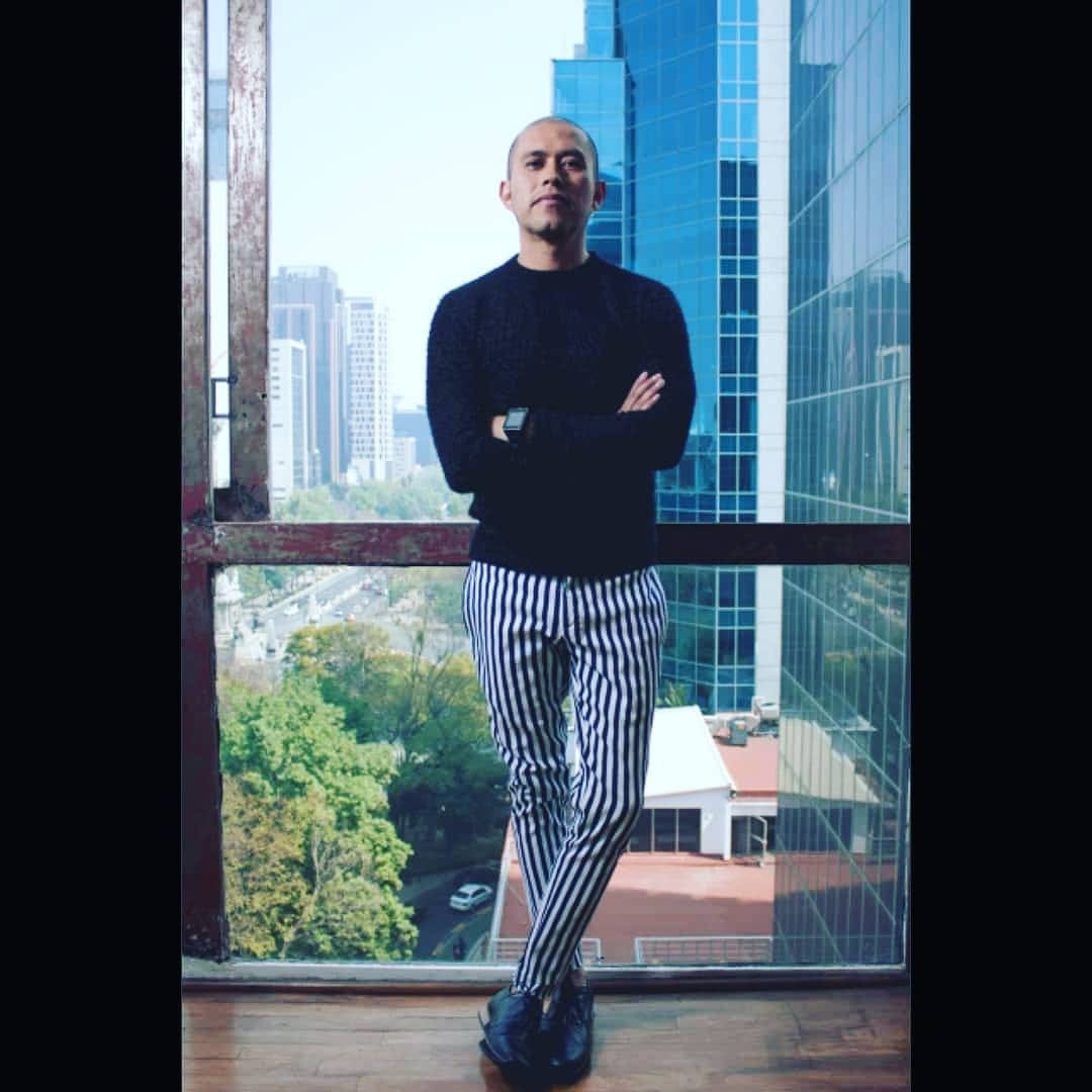 Post 8 by EDUARDO BLASS on Instagram (image)