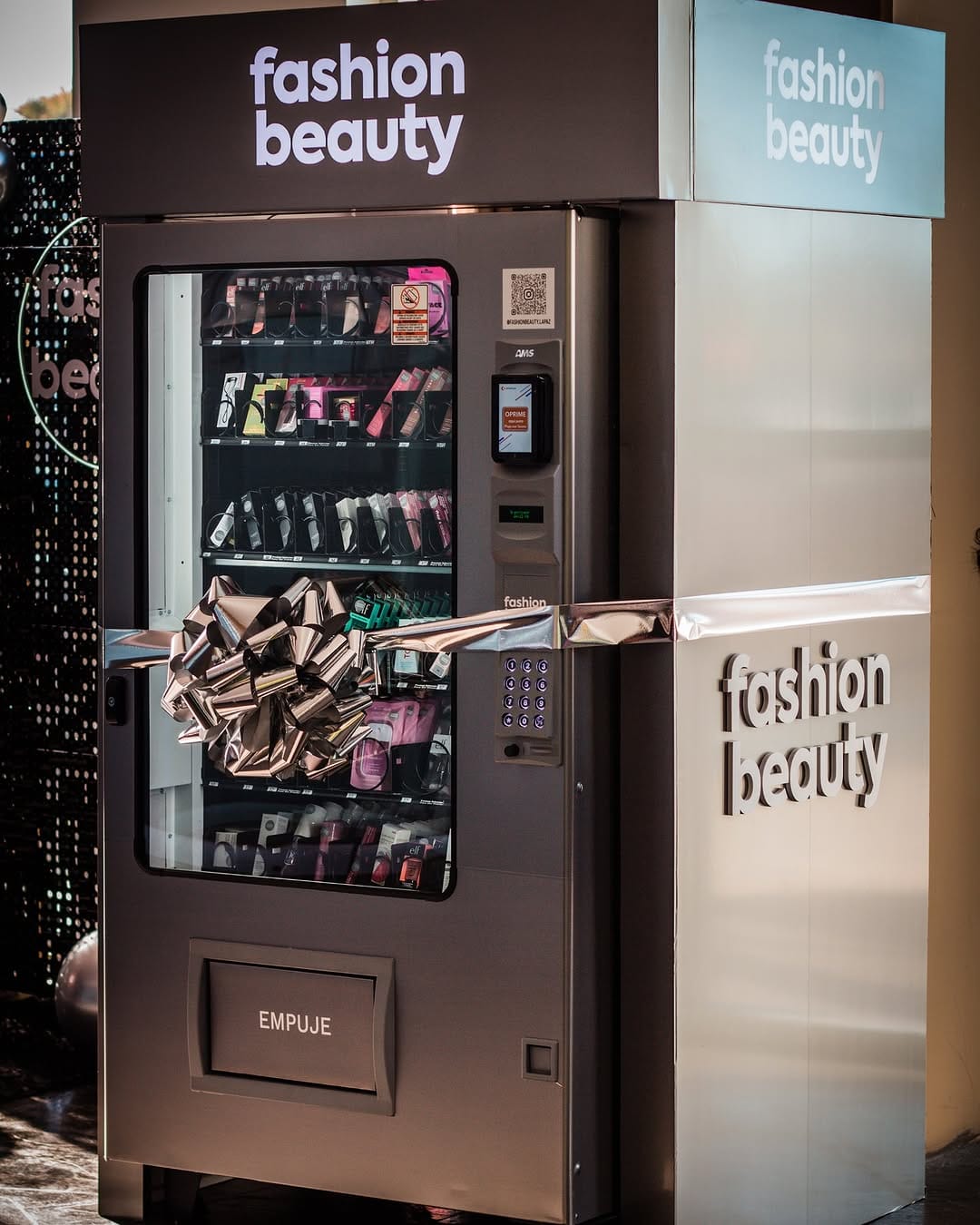 Post 10 by Fashion Beauty on Instagram (carousel)
