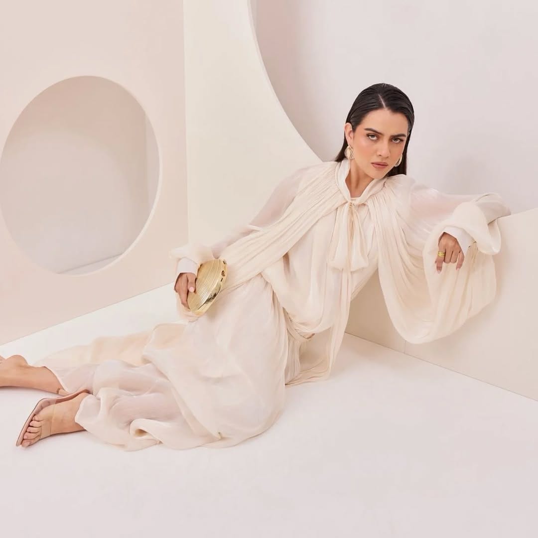 Post 7 by Eliza Curiel BM Fashion on Instagram (image)