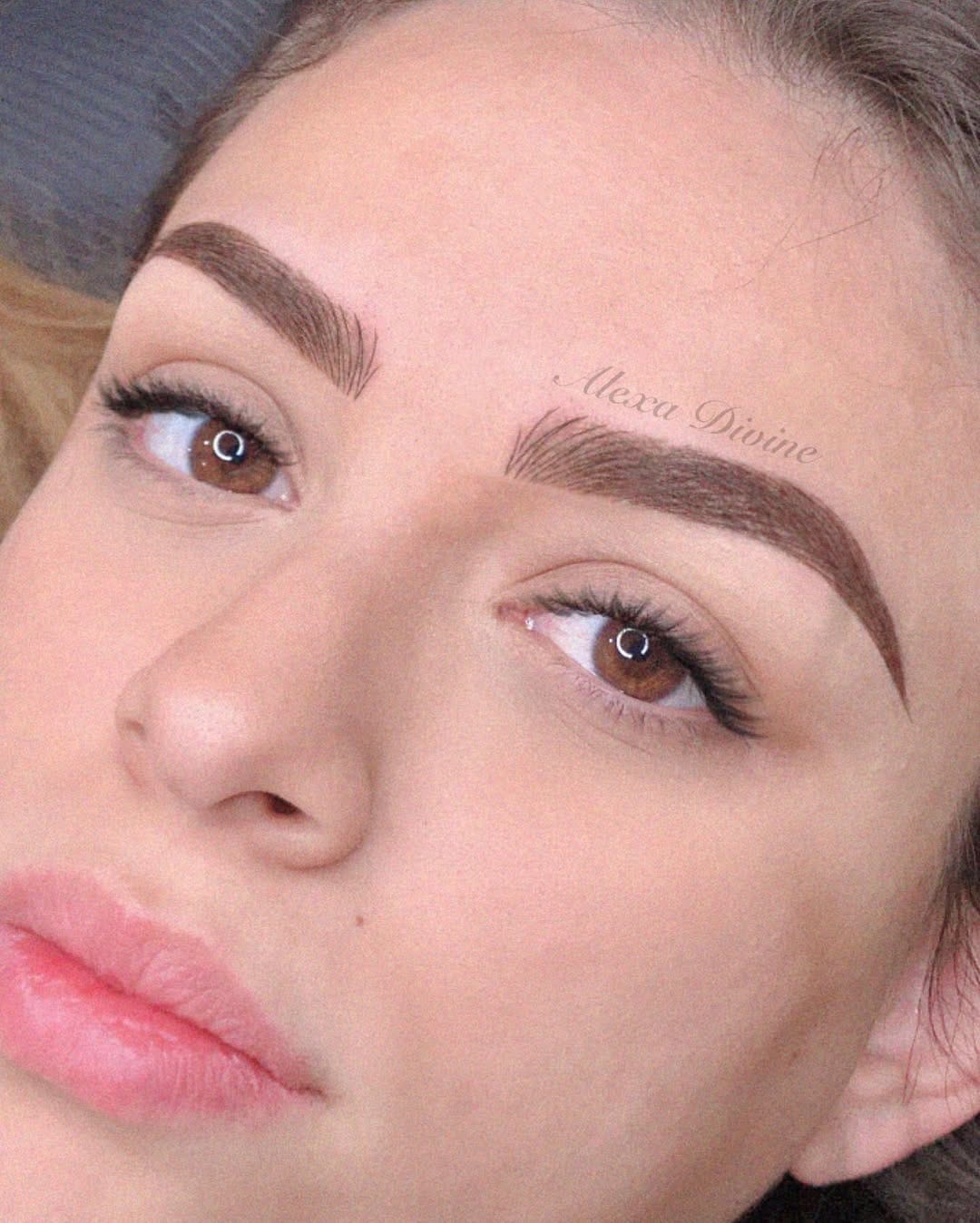 Post 5 by Microblading Alexa Divine ✨ on Instagram (carousel)