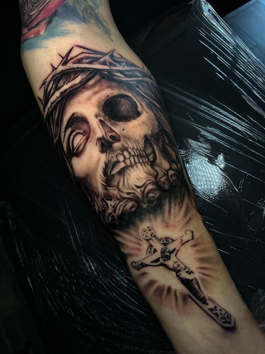 Post 2 by Javier Pineda on Instagram (image)