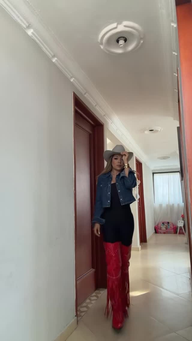 Post 3 by Argelia Montero on Instagram (video)