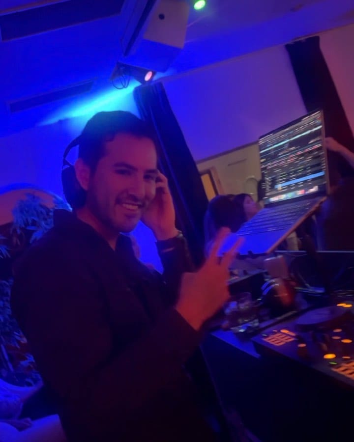Post 7 by Diego Leon on Instagram (video)