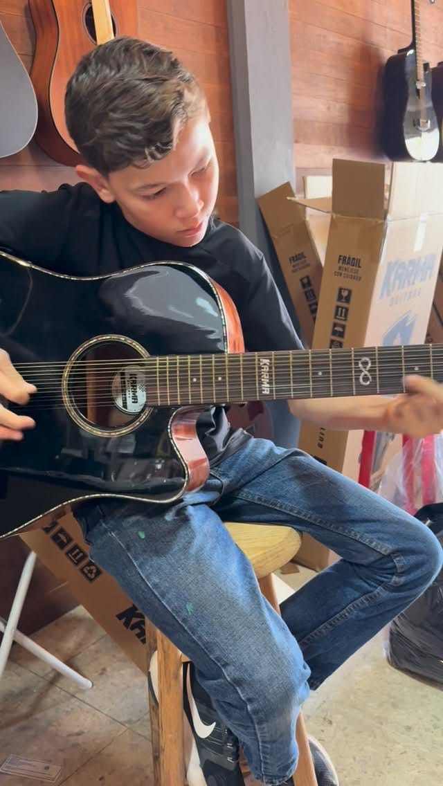 Post 4 by Guitarhouse México ™ on Instagram (video)