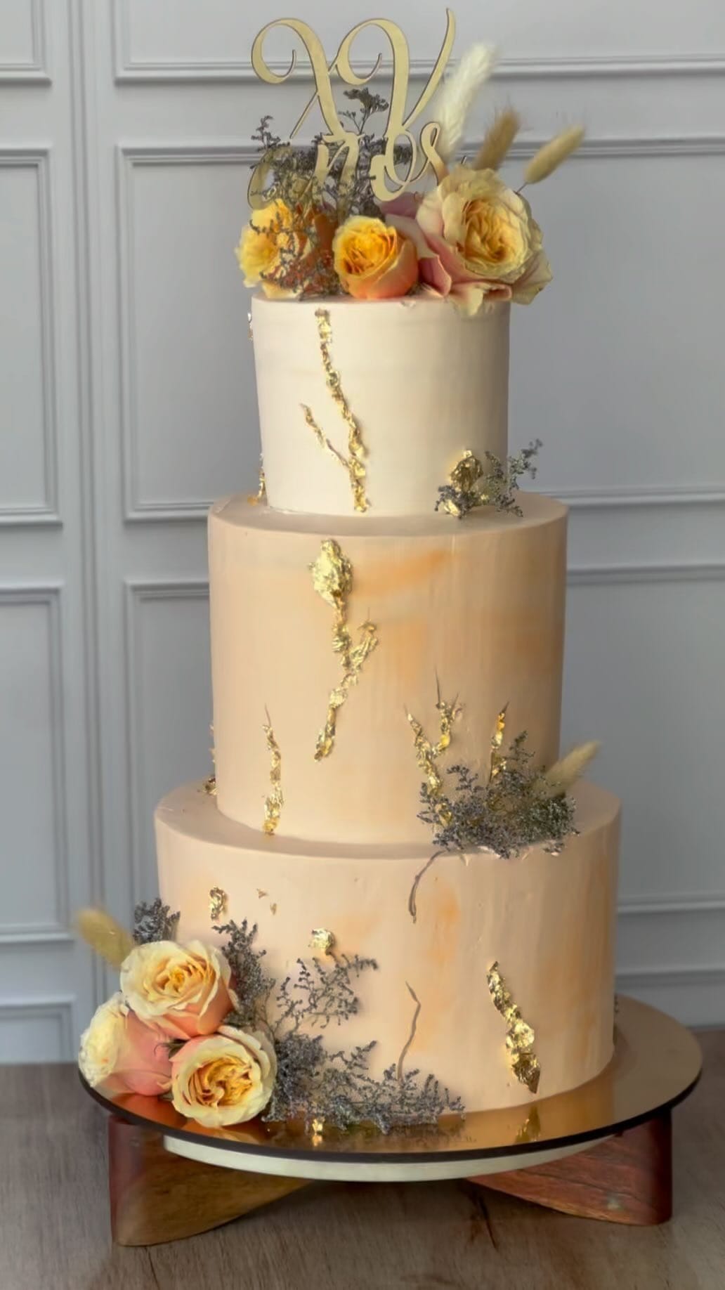 Post 10 by Karenina🎂 on Instagram (video)