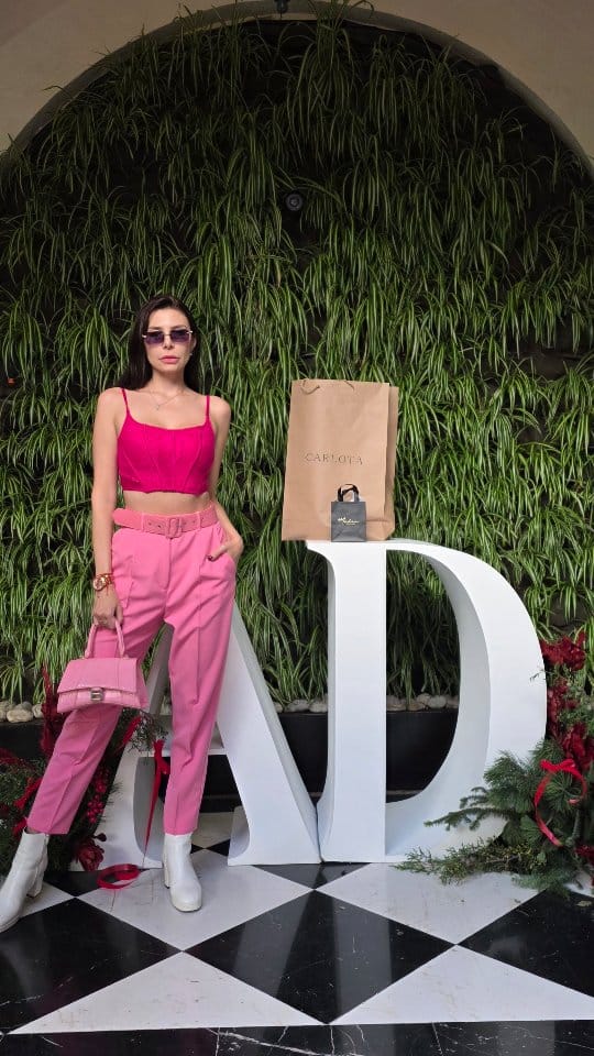 Post 8 by Ana on Instagram (video)