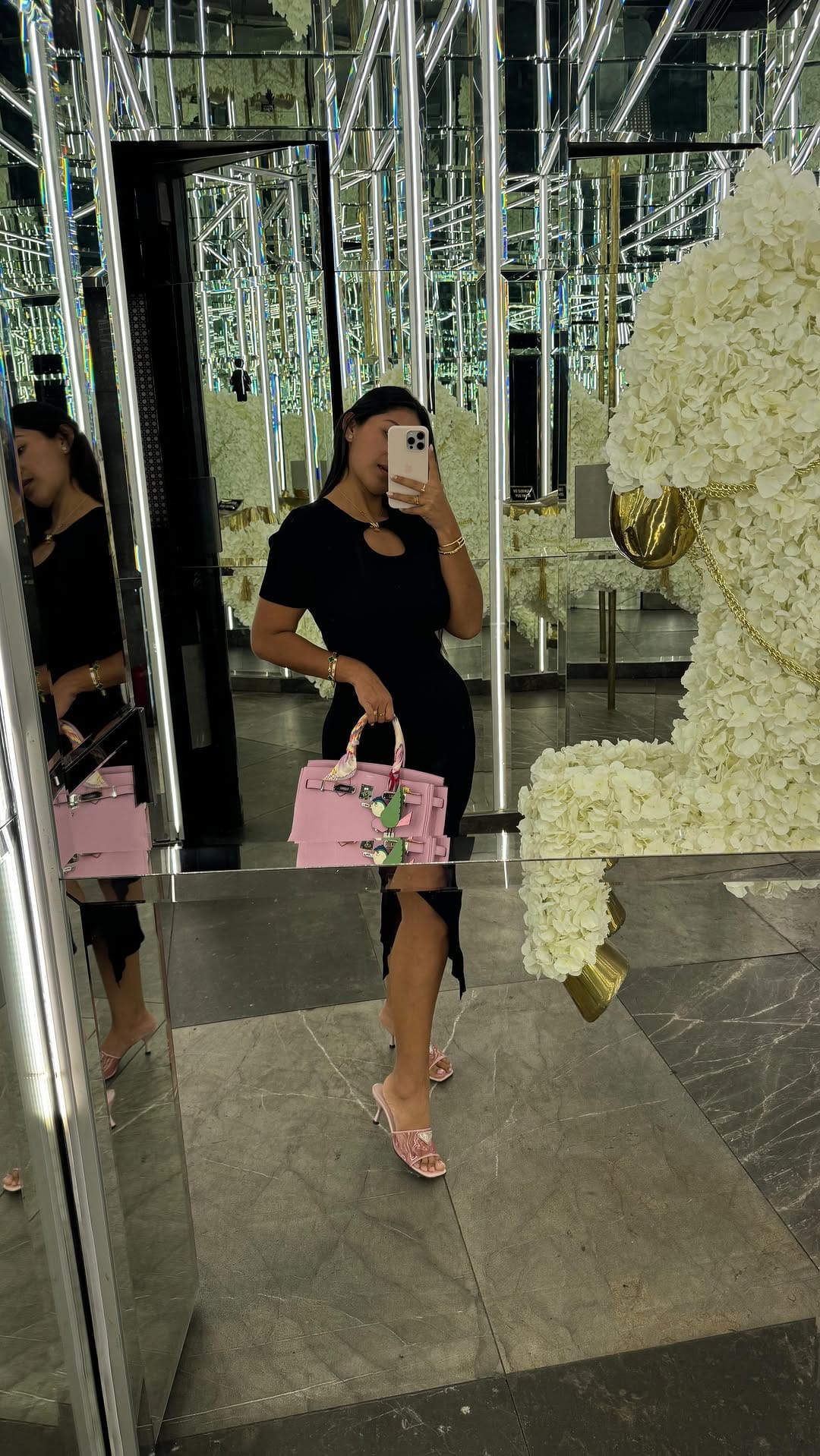 Post 10 by Gaby Cruz on Instagram (video)