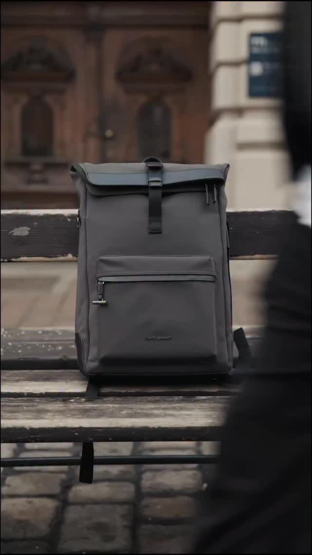 Post 2 by Leon Götz - 𝐌𝐨𝐝𝐞𝐥 | 𝐓𝐫𝐚𝐯𝐞𝐥 | 𝐏𝐡𝐨𝐭𝐨𝐠𝐫𝐚𝐩𝐡𝐲 on Instagram (video)