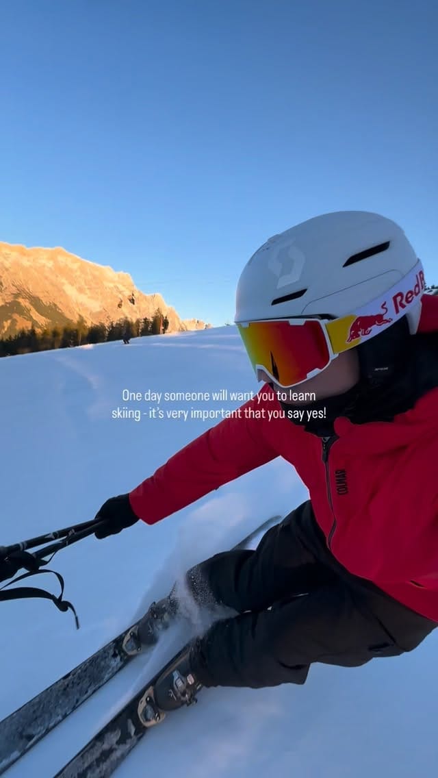 Post 7 by Leon Götz - 𝐌𝐨𝐝𝐞𝐥 | 𝐓𝐫𝐚𝐯𝐞𝐥 | 𝐏𝐡𝐨𝐭𝐨𝐠𝐫𝐚𝐩𝐡𝐲 on Instagram (video)