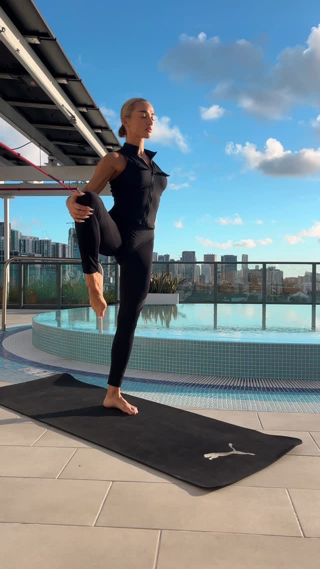 Post 2 by Onila Anastasiia on Instagram (video)