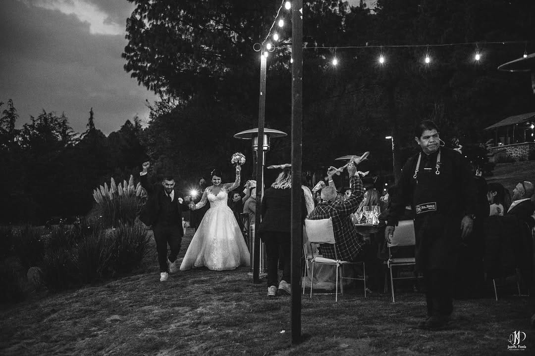 Post 10 by JuanMa Pineda | Destination Wedding Photographer on Instagram (carousel)