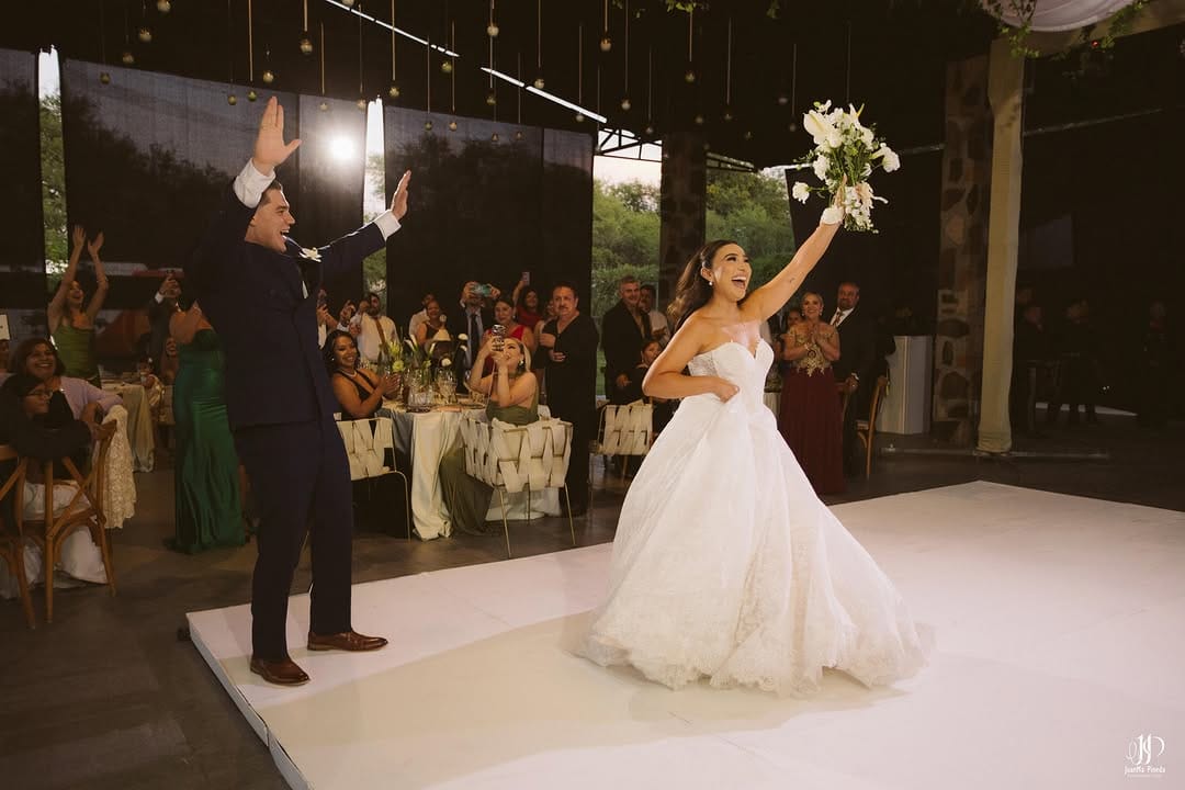 Post 5 by JuanMa Pineda | Destination Wedding Photographer on Instagram (carousel)