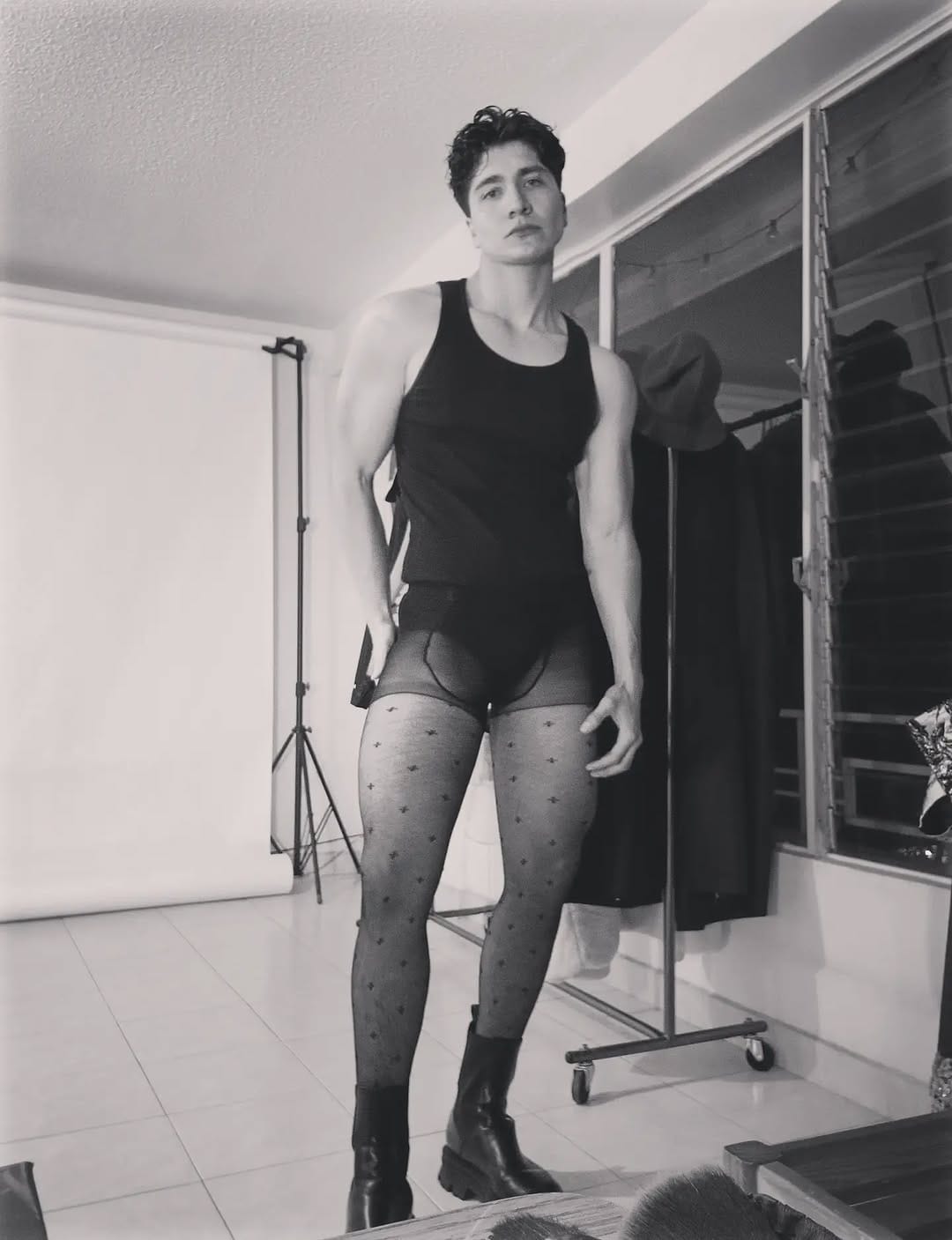 Post 5 by Juan Andrade on Instagram (carousel)