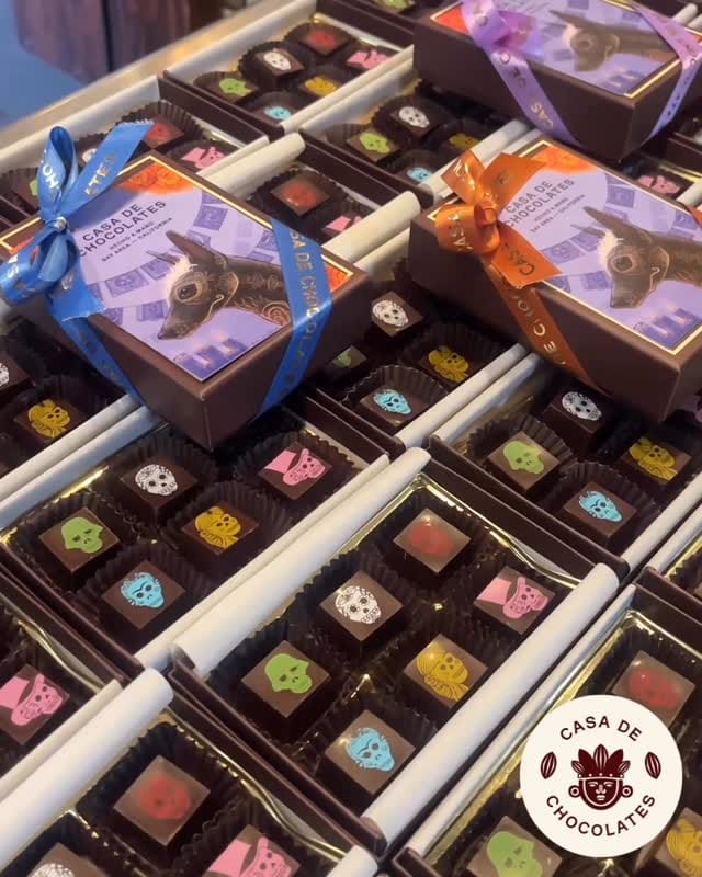 Post 7 by Casa De Chocolates on Instagram (video)