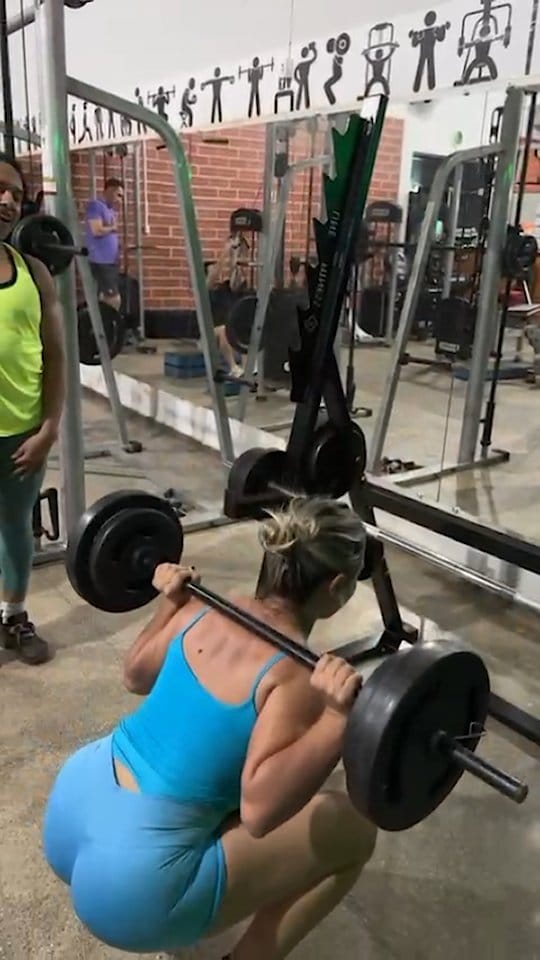 Post 6 by Rithiely Alves 🦋✨ on Instagram (video)