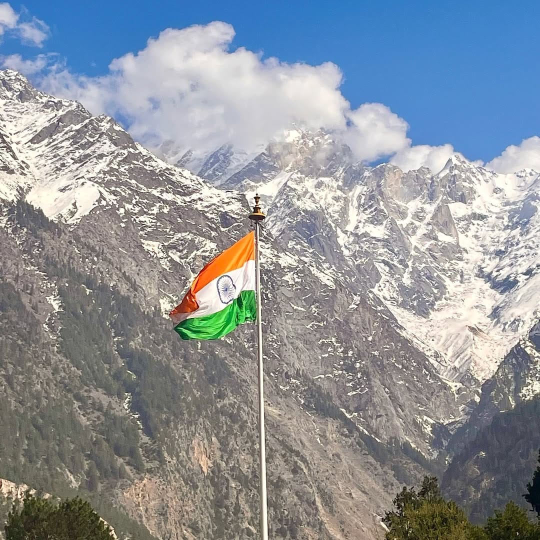 Post 3 by 𝗟𝗢𝗩𝗘𝗟𝗘𝗦𝗛 | 𝗕𝗔𝗖𝗞𝗣𝗔𝗖𝗞𝗘𝗥 | INDIA🇮🇳 on Instagram (image)