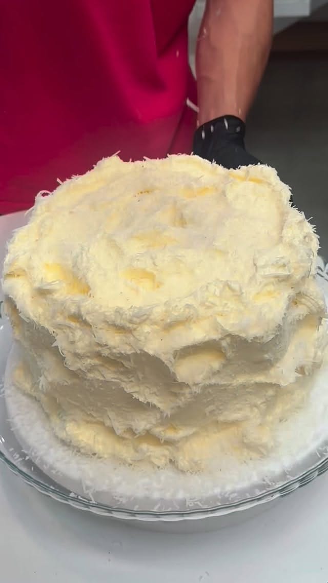 Post 9 by FairyLand Bakery® on Instagram (video)