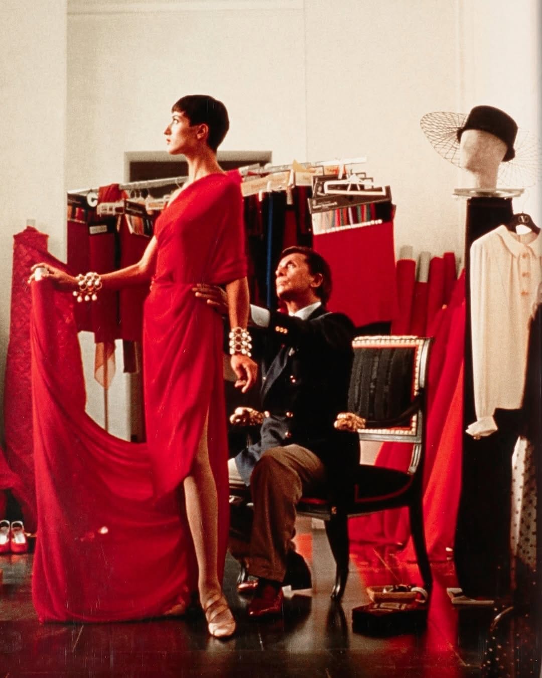 Post 4 by RUNWAY MAGAZINE ® on Instagram (carousel)