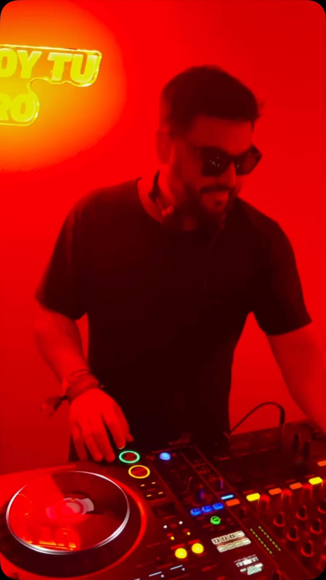 Post 8 by Carlos Beuvrin on Instagram (video)