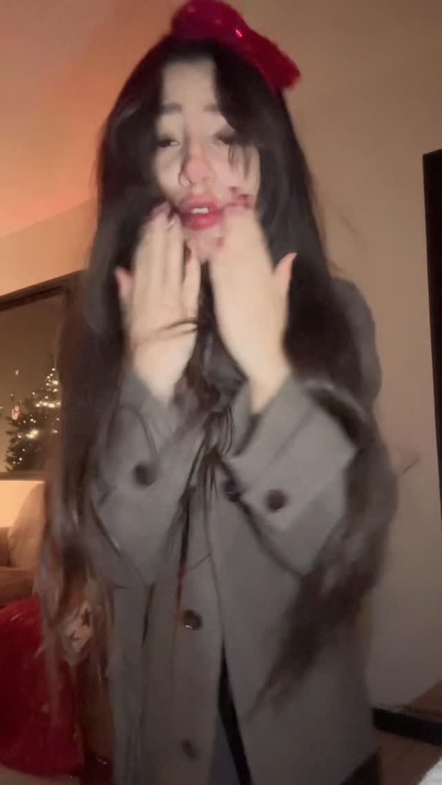 Post 10 by Nelly Arciga on Instagram (video)