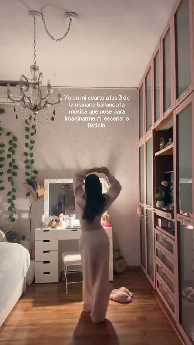 Post 6 by αииα on Instagram (video)