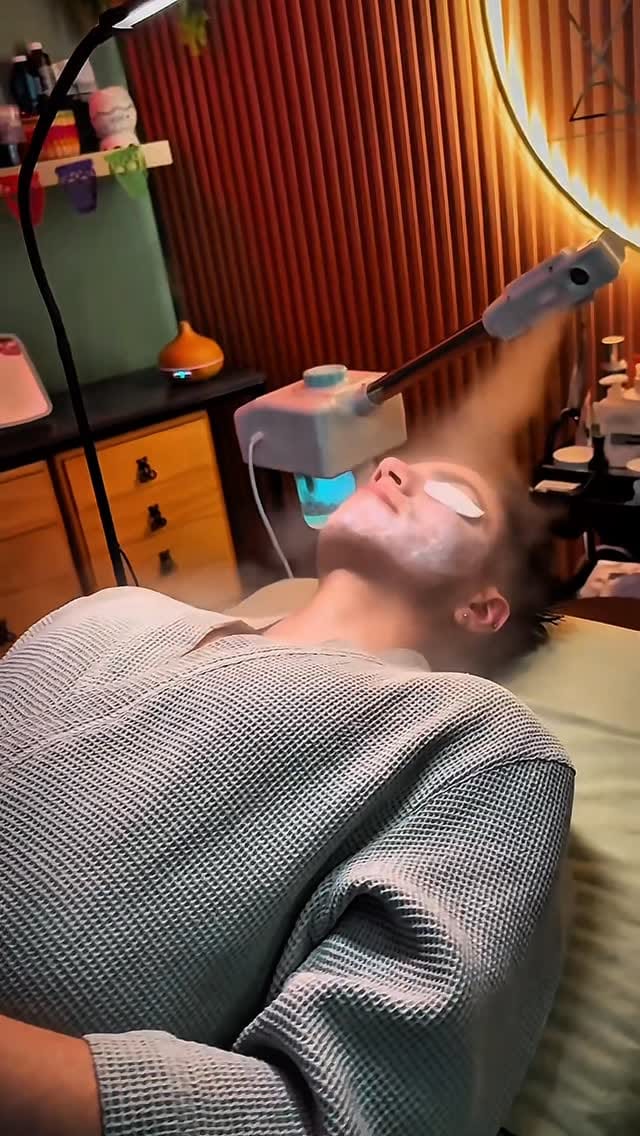 Post 7 by Xanah Spa on Instagram (video)