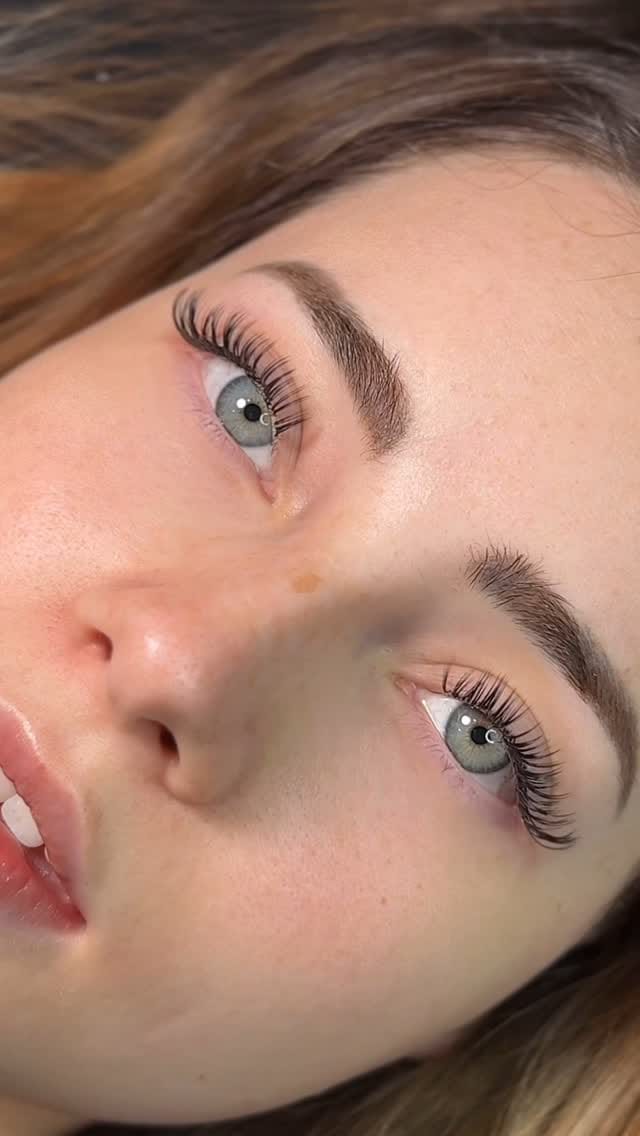 Post 10 by M Lashes Villahermosa on Instagram (video)