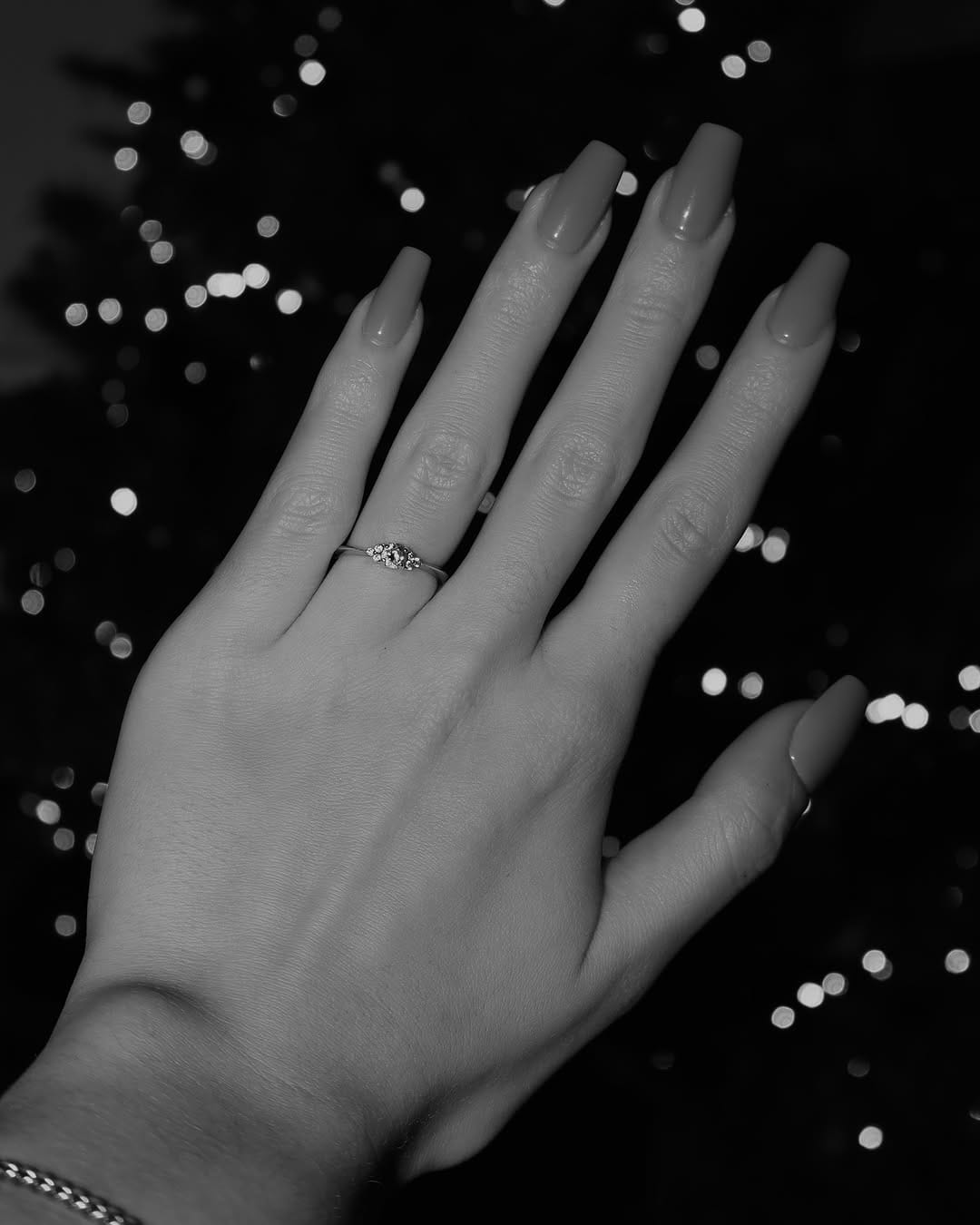 Post 4 by 𝐋𝐞𝐨𝐧𝐢𝐞 ❥ on Instagram (carousel)