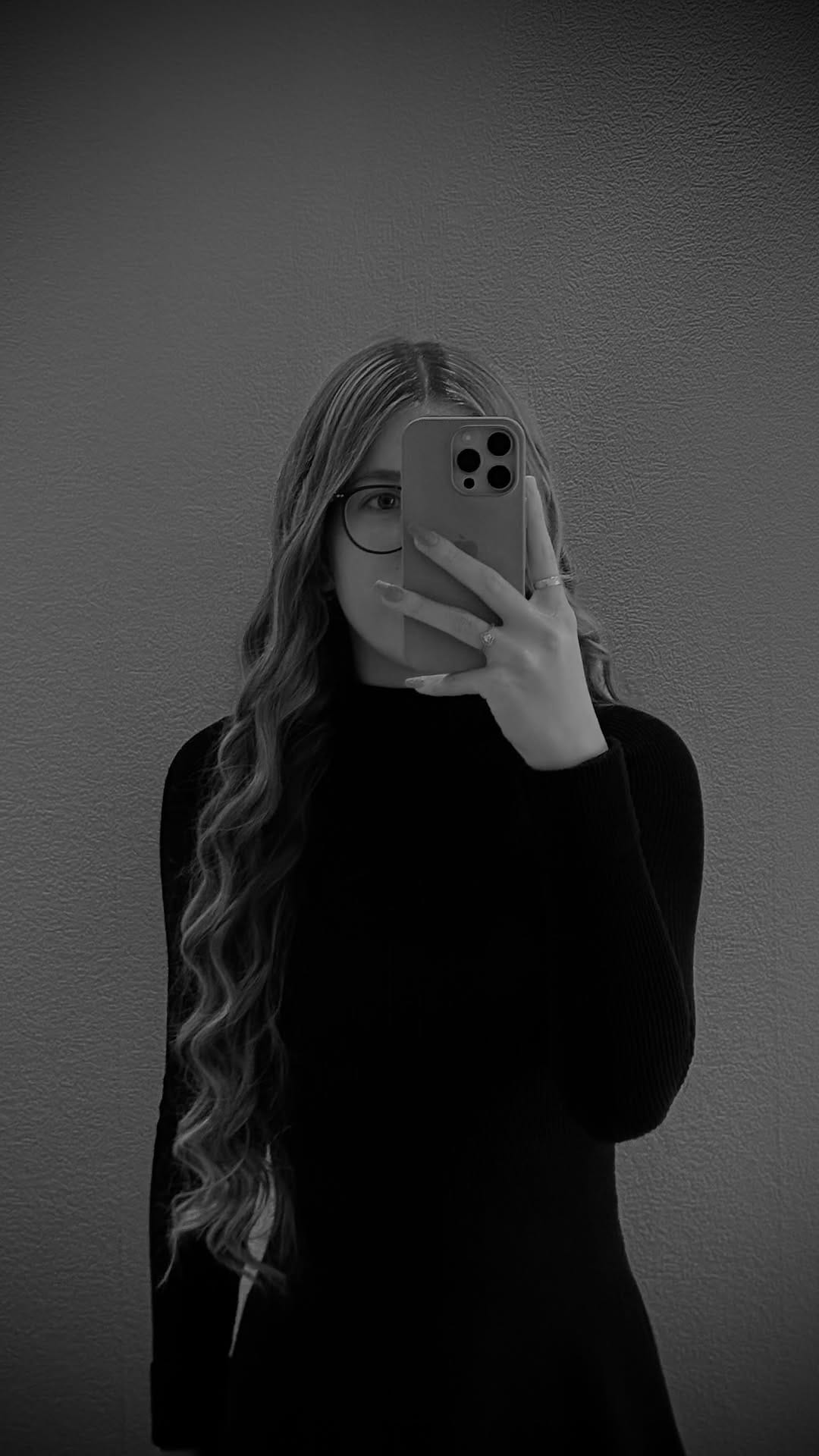 Post 1 by 𝐋𝐞𝐨𝐧𝐢𝐞 ❥ on Instagram (video)