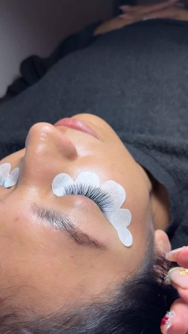 Post 4 by Minkys on Instagram (video)