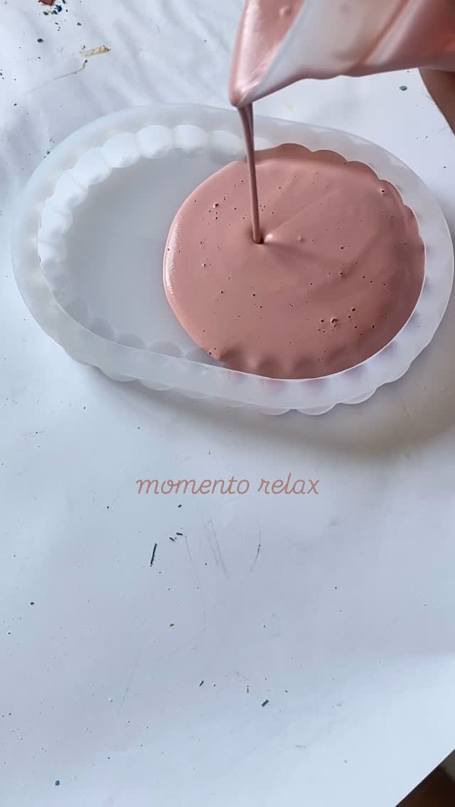 Post 10 by METAPHORICA® Resina Acrílica on Instagram (video)
