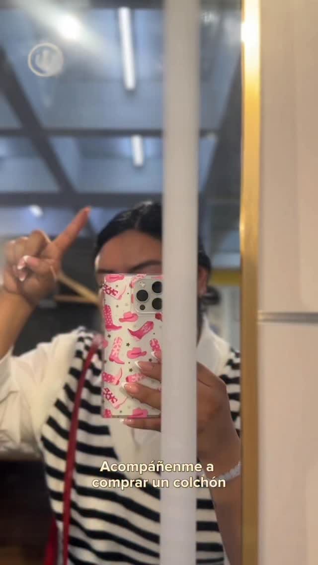 Post 7 by Paulina on Instagram (video)