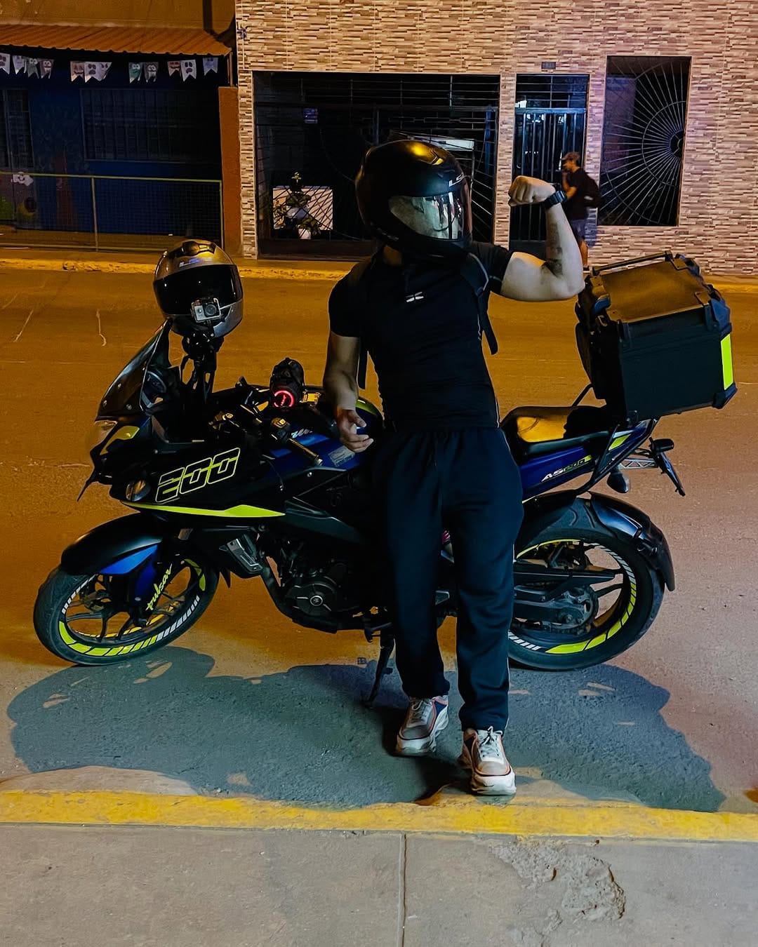 Post 2 by YISUS BIKER on Instagram (image)