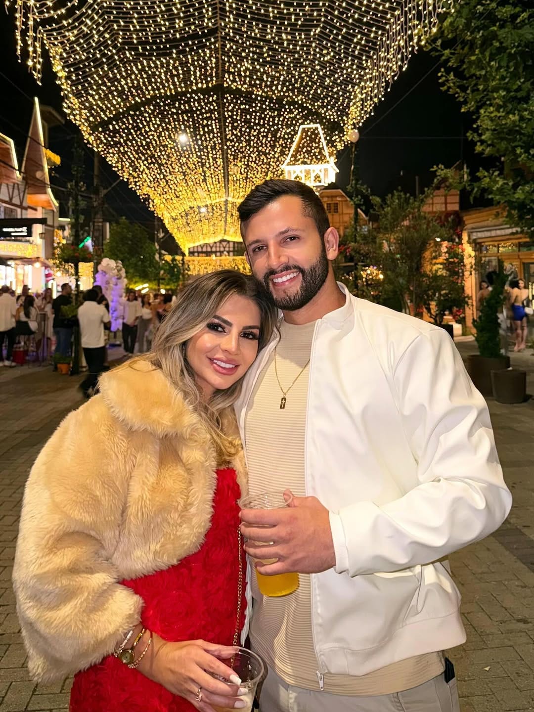 Post 2 by Vanessa Carvalho on Instagram (carousel)