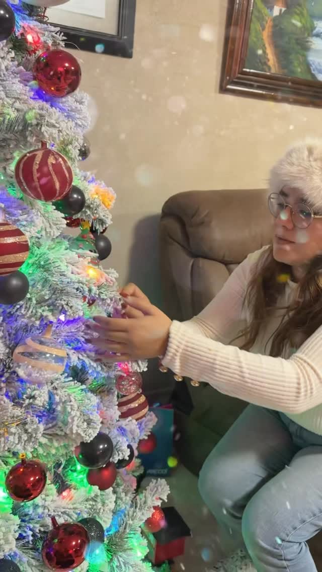 Post 6 by Itzel Valencia on Instagram (video)
