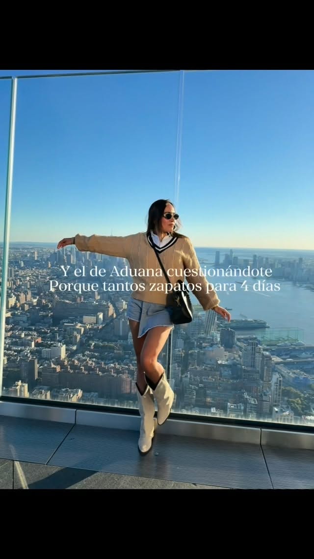 Post 5 by Maria Valentina Cancún on Instagram (video)
