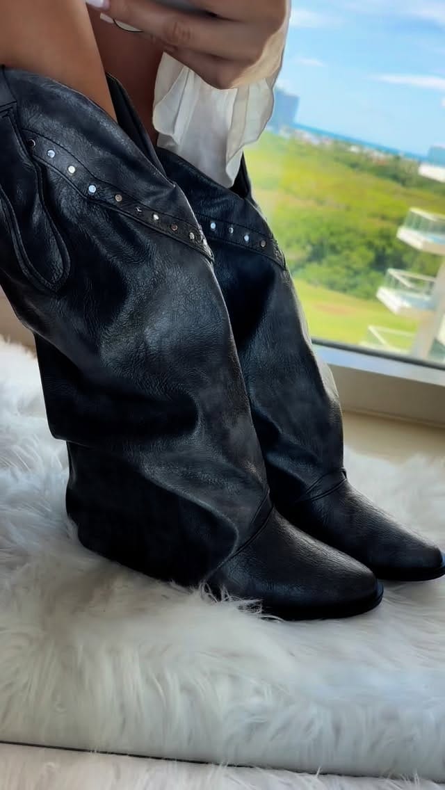 Post 8 by Maria Valentina Cancún on Instagram (video)