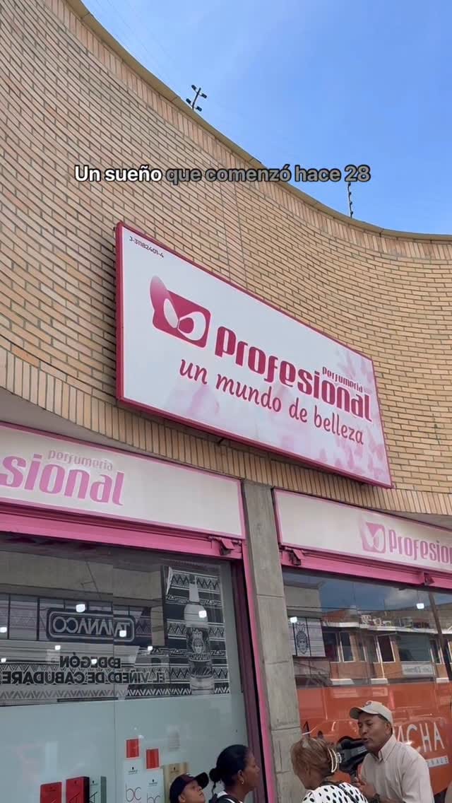 Post 8 by Perfumería Profesional on Instagram (video)