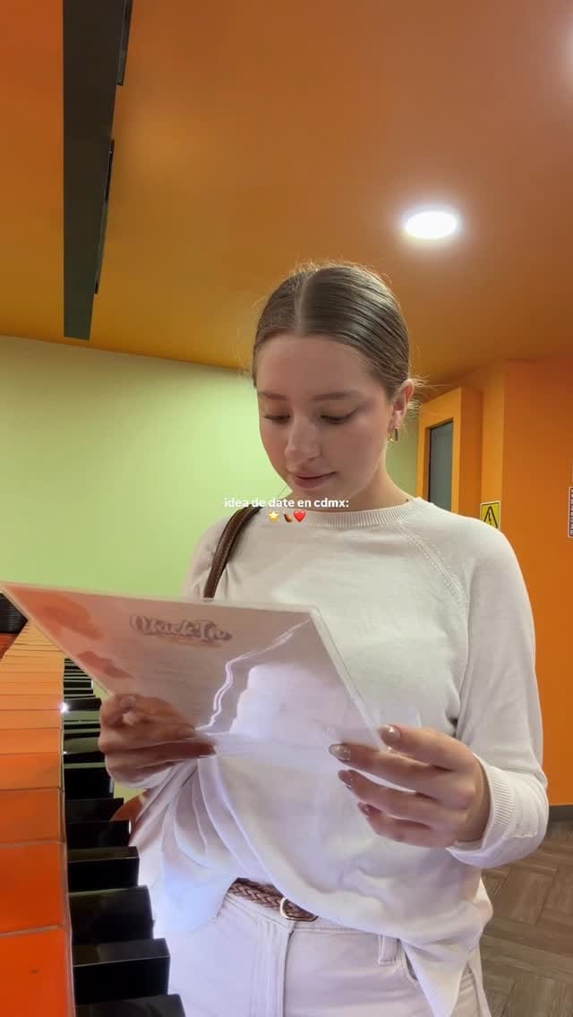 Post 1 by Celeste Lara on Instagram (video)