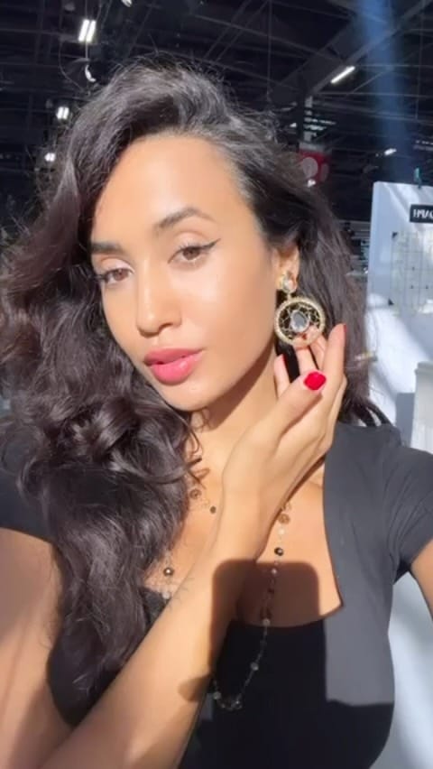 Post 10 by Blanca Leone Jewelry on Instagram (video)