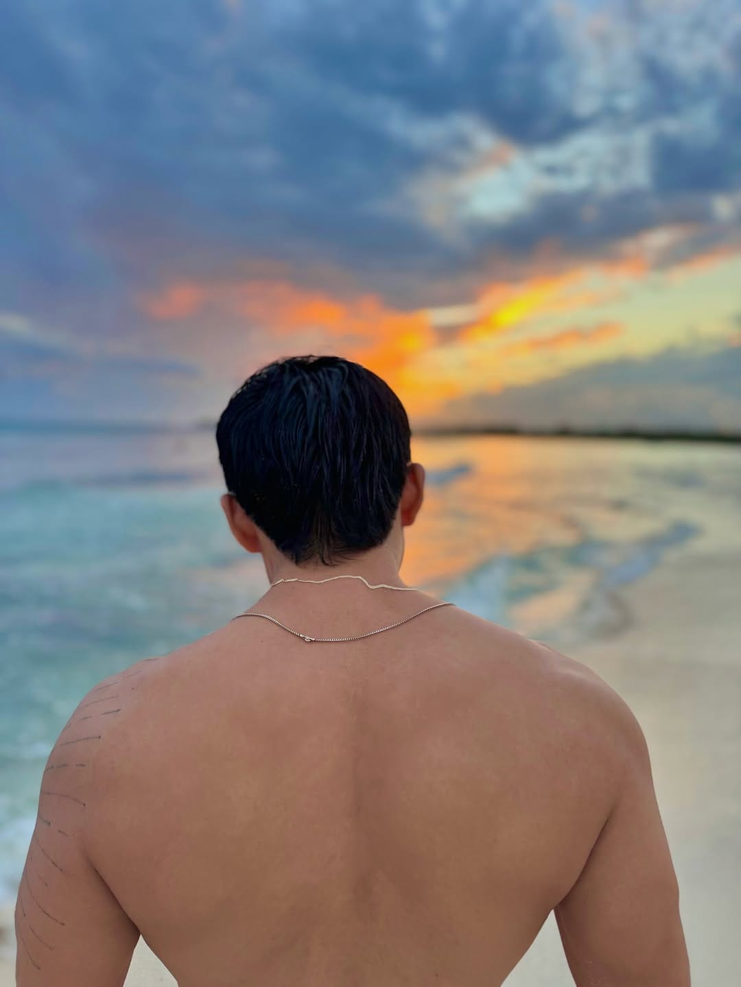 Post 6 by Santiago Nomis on Instagram (image)