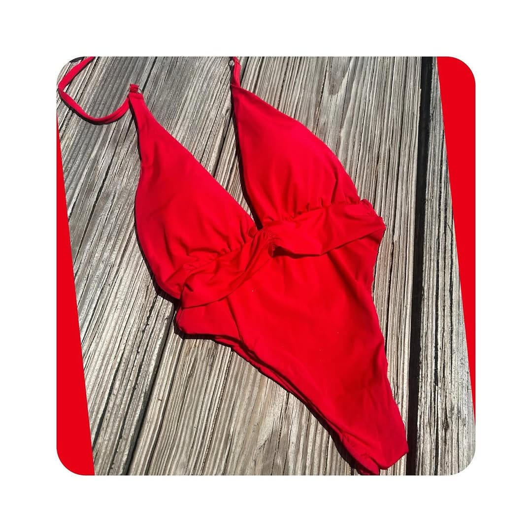 Post 9 by Tr3sdés Swimwear Shop on Instagram (image)