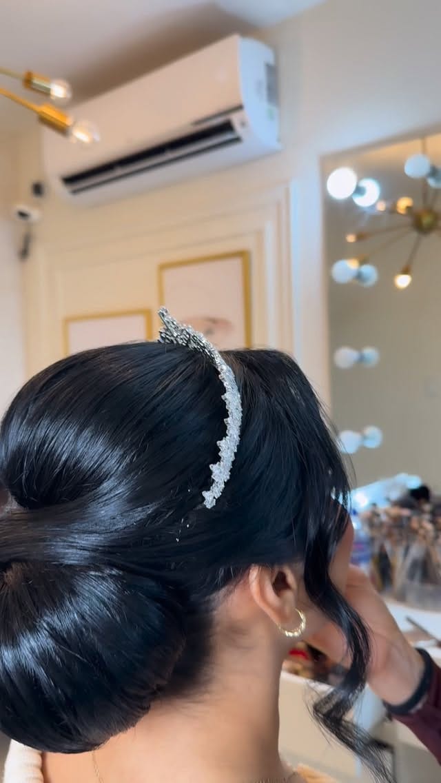 Post 8 by michelle_hair on Instagram (video)