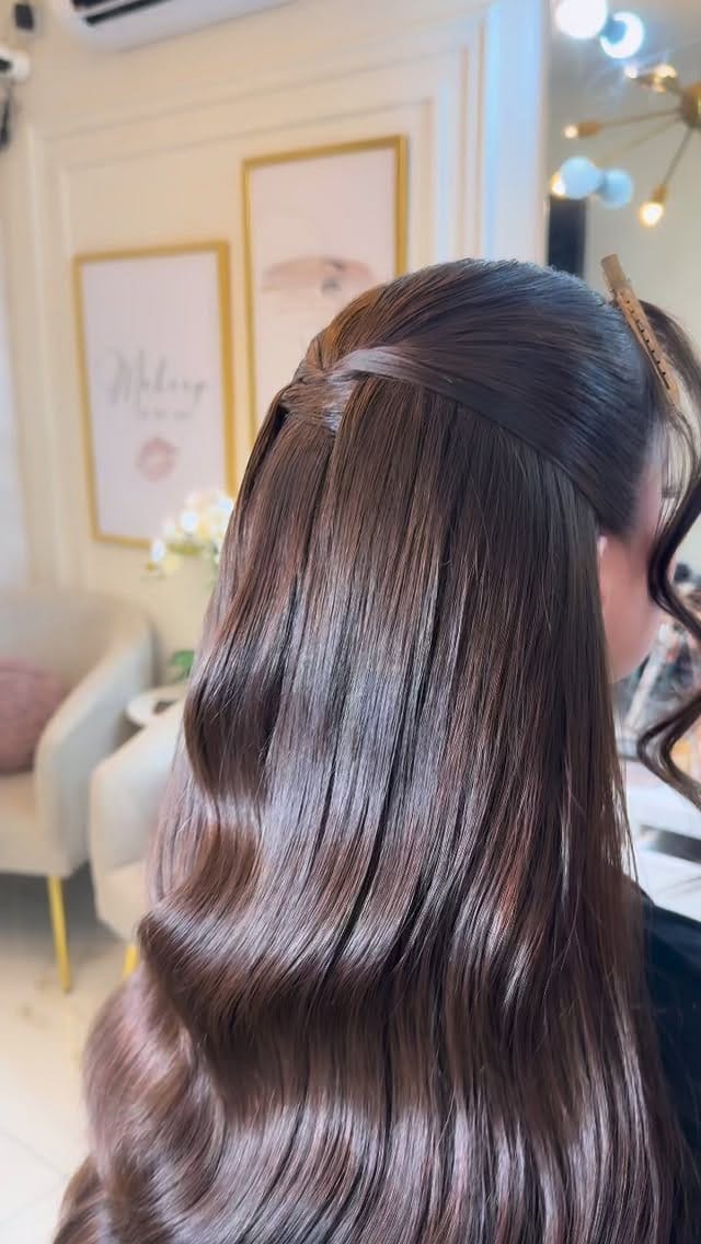 Post 6 by michelle_hair on Instagram (video)